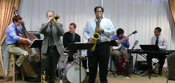 Rotary sends off the CSUF Jazz group.